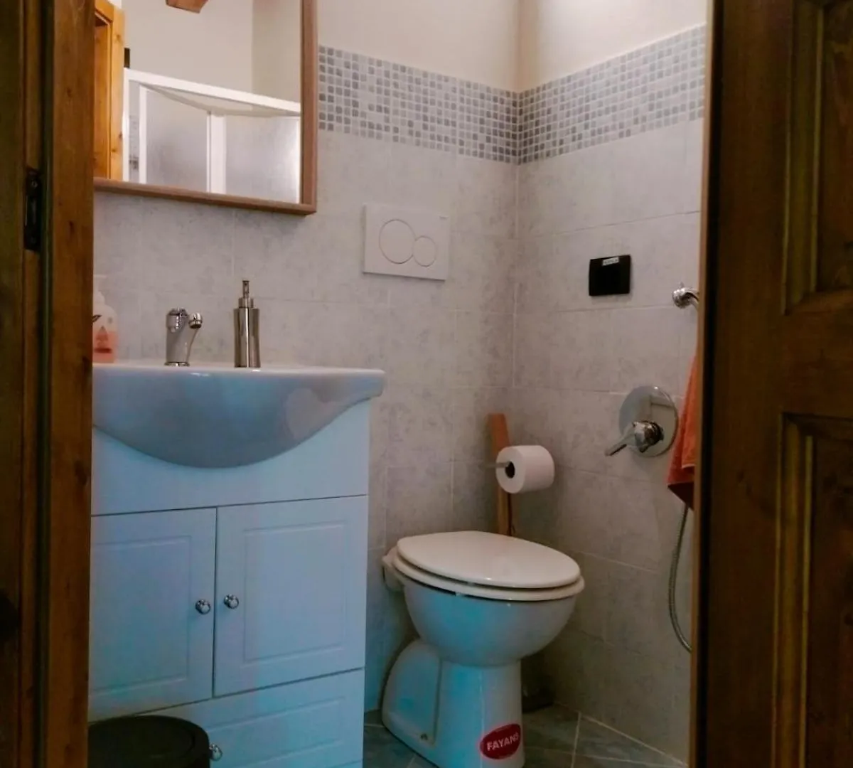 Bed & Breakfast Bed and Breakfast Arca Di Ne Terisso Italia