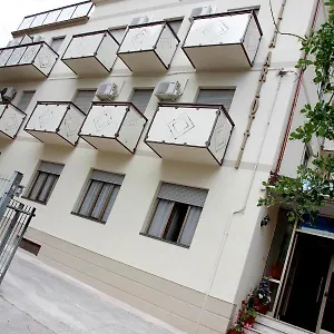 hotel-villa-arlotti-rimini.riccione-hotels.org/